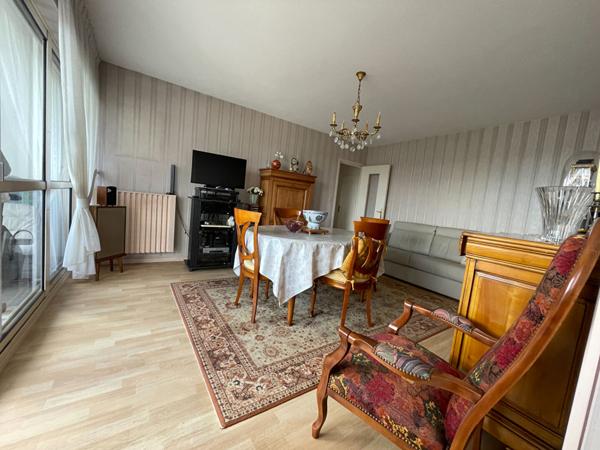 VANNES secteur Ménimur appartement 79 m², 2 chambres, commerces, bus, écoles.