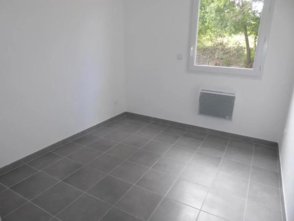 Maison à louer à Vesseaux (07200)