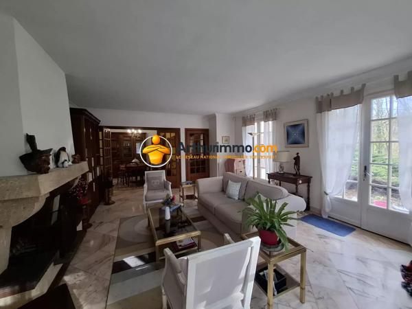 Vente                                                      Maison
                        
                     8 pièces                      188 m2                     à Serris