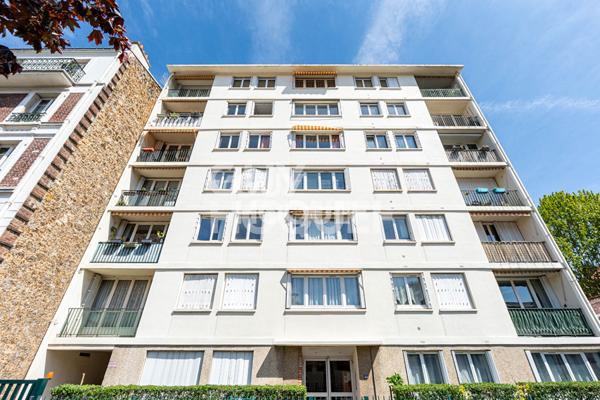 Appartement Asnieres Sur Seine 3 pièces avec balcon (2,75 m²)