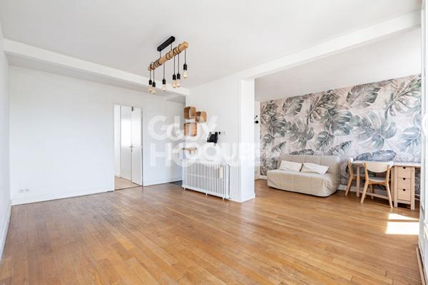 Appartement Asnieres Sur Seine 3 pièces avec balcon (2,75 m²)