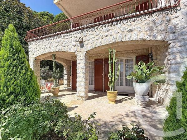 Maison à vendre  7 pièces - 187 m 2   VENCE  - 06