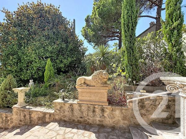 Maison à vendre  7 pièces - 187 m 2   VENCE  - 06
