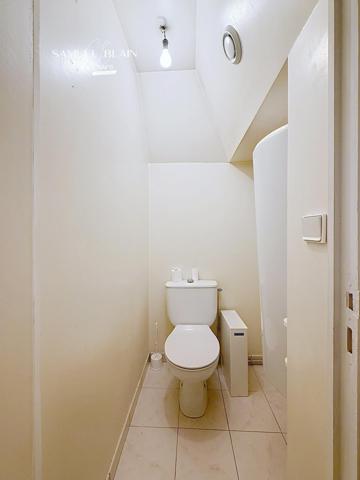 Salon poutres apparentes, T4 duplex 3 chambres