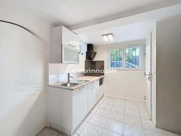 Location                                                      Appartement
                        
                     3 pièces                      45 m2                     à Bagnolet