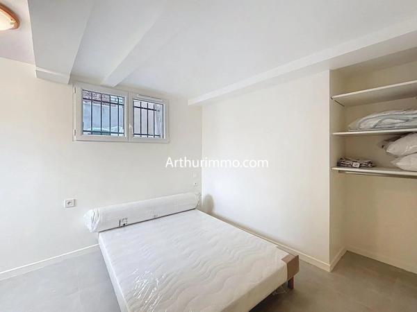 Location                                                      Appartement
                        
                     3 pièces                      45 m2                     à Bagnolet