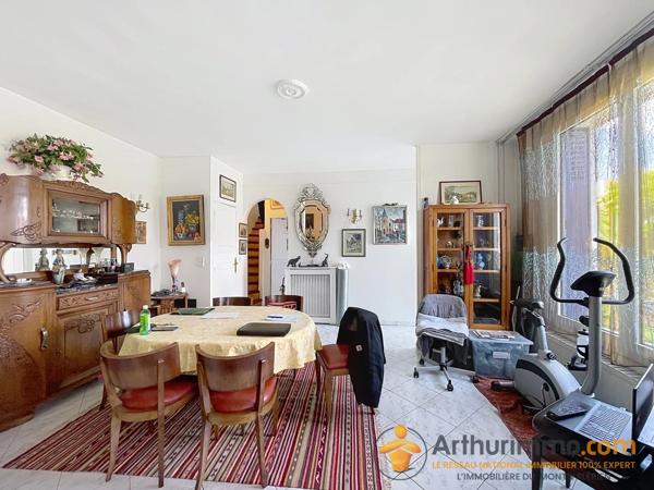 Vente                                                      Maison
                        
                     5 pièces                      94 m2                     à Nanterre