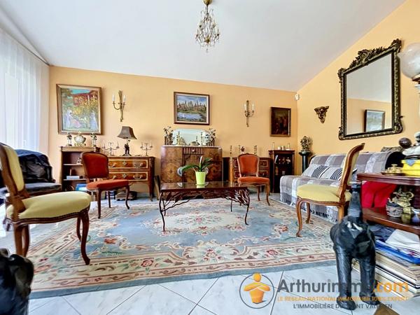 Vente                                                      Maison
                        
                     5 pièces                      94 m2                     à Nanterre