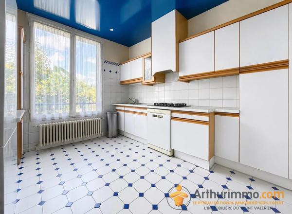 Vente                                                      Maison
                        
                     5 pièces                      94 m2                     à Nanterre