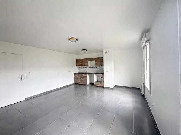 Vente                                                      Appartement
                        
                     4 pièces                      70 m2                     à Serris