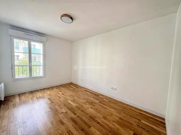 Vente                                                      Appartement
                        
                     4 pièces                      70 m2                     à Serris