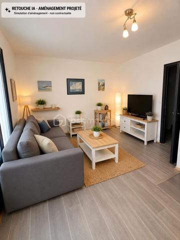 À Franconville (Val-d'Oise, 95130), ce grand studio de 35,13 m2 propose un espace de vie avec coin nuit distinct et une cave. Sa surface, généreuse pour cette catégorie, et sa configuration pratique en font un bien adapté à un primo-accédant, un jeune actif ou toute personne cherchant à s'installer dans la proche couronne parisienne avec une première acquisition accessible.

Agencement
Le studio de 35,13 m' dispose d'un coin nuit clairement identifié, permettant une séparation naturelle entre l'espace de repos et l'espace de vie. Ce point est déterminant dans cette catégorie: un coin nuit délimité améliore le confort quotidien et la perception de l'espace, par rapport à un studio entièrement ouvert. Sa surface, au-dessus de la moyenne des studios commercialisés dans le secteur, offre une liberté d'aménagement supérieure.

Cave
Une cave complète le studio, offrant un espace de rangement supplémentaire en dehors du logement. Dans un bien de 35 m2, la cave est un complément utile pour stocker affaires de saison, matériel ou équipements sans encombrer l'espace de vie principal.

Franconville — secteur et accessibilité

Franconville est l'une des communes bien positionnées du Val-d'Oise pour un primo-accédant visant la proche couronne nord de Paris. Desservie par le Transilien (ligne H, Paris Saint-Lazare / Paris Nord via Pontoise), elle permet de rejoindre la capitale en une trentaine de minutes depuis la gare. Les commerces, supermarchés, équipements sportifs et établissements scolaires sont nombreux et accessibles au quotidien, ce qui en fait une commune autonome sans dépendance exclusive à Paris.

Points forts et public visé

Un studio de 35 m2 avec coin nuit distinct et cave est un produit cohérent pour un célibataire actif, un étudiant avancé ou un primo-accédant souhaitant constituer un premier patrimoine immobilier dans la proche couronne parisienne. Ce type de bien présente généralement des charges de copropriété contenues et un entretien simplifié. La cave apporte une utilité concrète pour compenser la surface du studio et facilite une installation sans compromis sur le stockage.

Grand studio avec coin nuit et cave à Franconville - première acquisition en proche couronne parisienne.