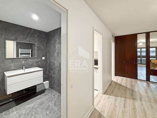 Studio rénové meublé avec balcon , Avenue Foch, Paris 16e