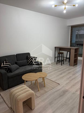 Studio rénové meublé avec balcon , Avenue Foch, Paris 16e