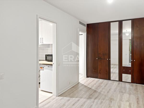 Studio rénové meublé avec balcon , Avenue Foch, Paris 16e