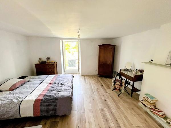 Maison de caractère, dans le coeur historique de BELLAC