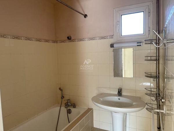 Appartement Maisons Laffitte 3 pièce(s) 54.16 m2 - ascenseur - hyper centre €375 000 ** - Référence 4511