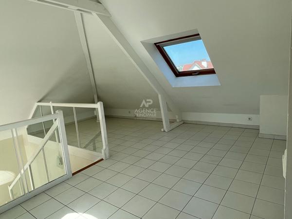 Appartement Maisons Laffitte 3 pièce(s) 54.16 m2 - ascenseur - hyper centre €375 000 ** - Référence 4511