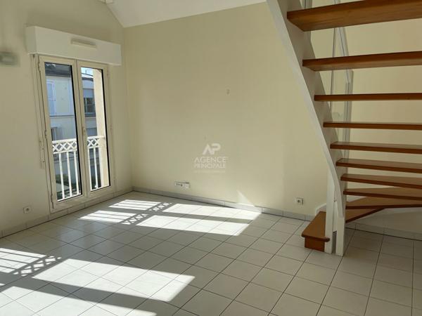Appartement Maisons Laffitte 3 pièce(s) 54.16 m2 - ascenseur - hyper centre €375 000 ** - Référence 4511