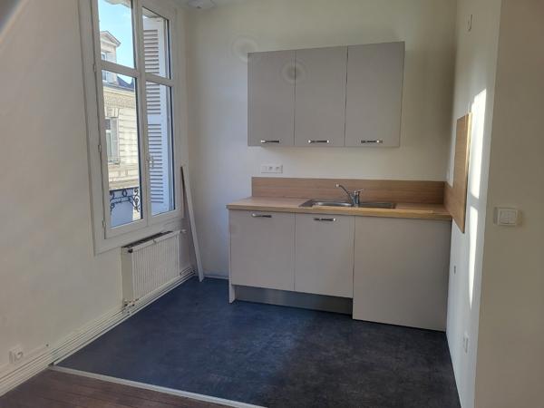Appartement refait à neuf - TOURS CENTRE
