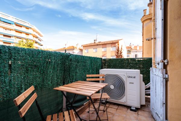 CANNES — BOULEVARD CARNOT ; appartement 4 pièces entièrement rénové — 79 m² — Immeuble Belle Époque