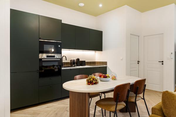 CANNES — BOULEVARD CARNOT ; appartement 4 pièces entièrement rénové — 79 m² — Immeuble Belle Époque