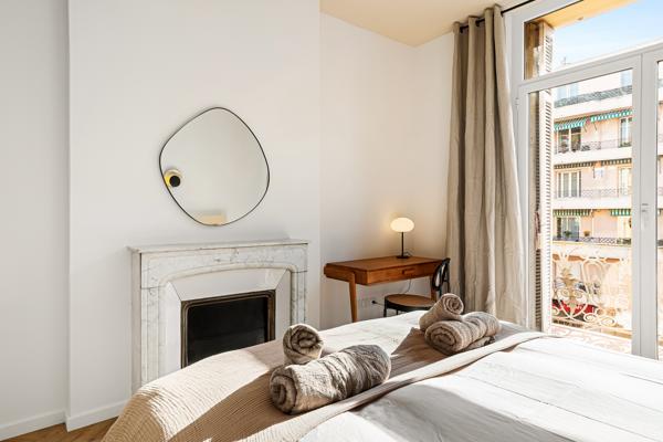 CANNES — BOULEVARD CARNOT ; appartement 4 pièces entièrement rénové — 79 m² — Immeuble Belle Époque