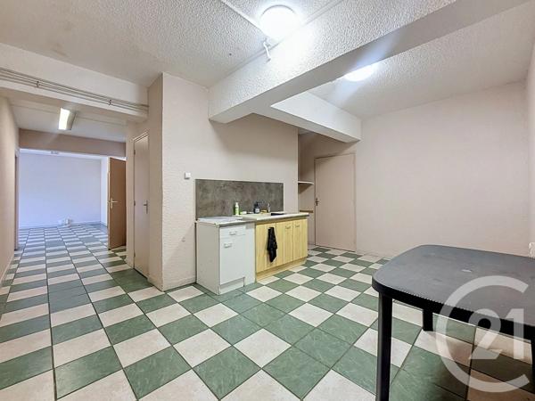 Immeuble à vendre  491 m 2   ST DENIS LES SENS  - 89