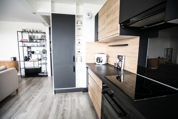 Appartement
         3 pièces
        - 57 m² 285 000 € *