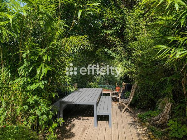 Maison
         4 pièces
        - 65 m² Bien prestige 698 000 € *