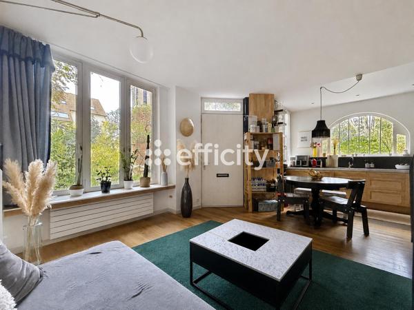 Maison
         4 pièces
        - 65 m² Bien prestige 698 000 € *