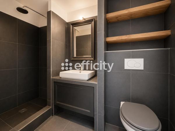 Maison
         4 pièces
        - 65 m² Bien prestige 698 000 € *