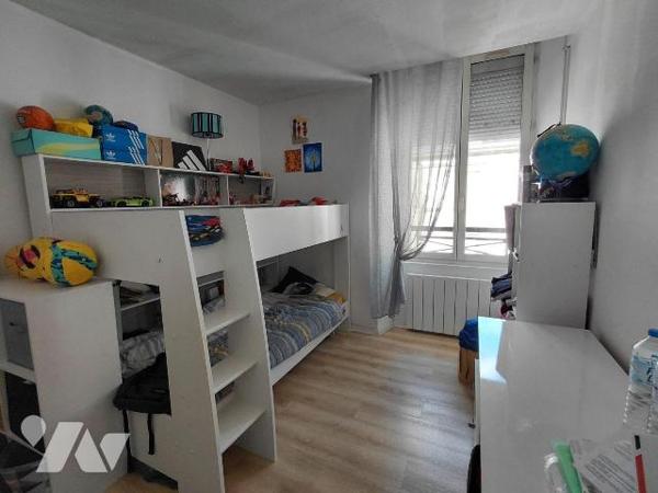 Appartement T3 à vendre - Pontivy (56300)

Situé à Pontivy, au coeur du Morbihan en Bretagne,...