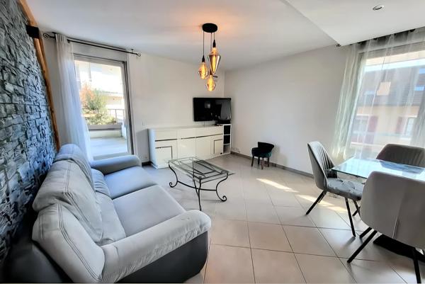 Location / Appartement T4