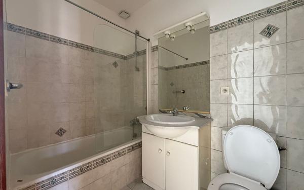 Maison à louer    5 pièces •  Espira-de-l'Agly