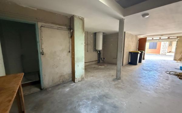 Maison à louer    5 pièces •  Espira-de-l'Agly