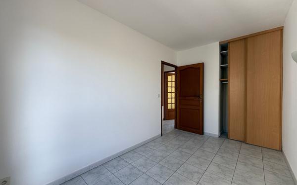 Maison à louer    5 pièces •  Espira-de-l'Agly