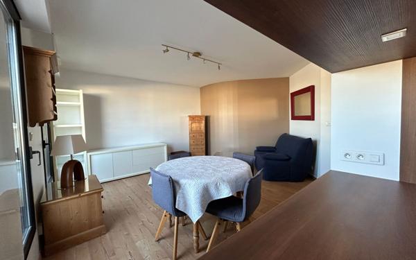 Appartement à louer    3 pièces • 62,75 m2 Châtillon