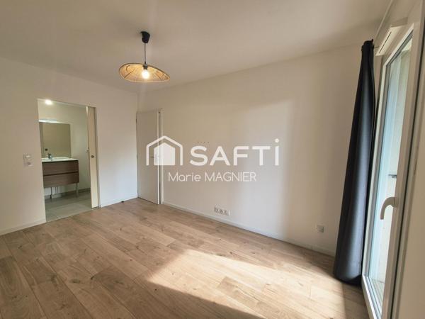 Quartier résidentiel recherché - Beau T2 de 43m2 avec terrasse 14m2 et parking privatif dans une résidence sécurisée, proche centre ville  COGOLIN