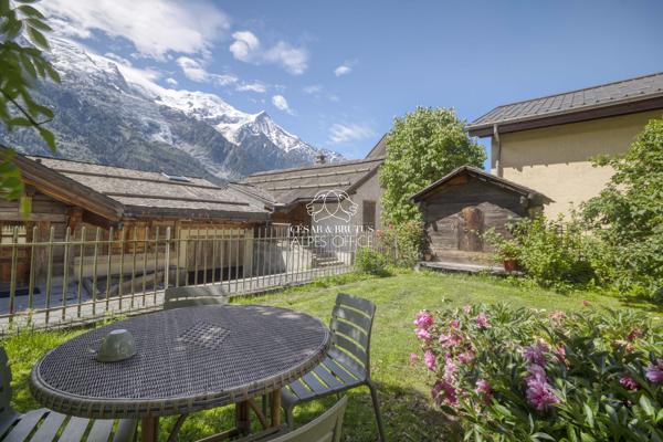 Chamonix, secteur Les Pècles, appartement 3 pièces, 2 chambres, 70M2 avec cave.