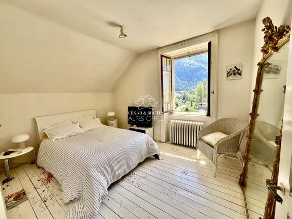 Chamonix, secteur Les Pècles, appartement 3 pièces, 2 chambres, 70M2 avec cave.