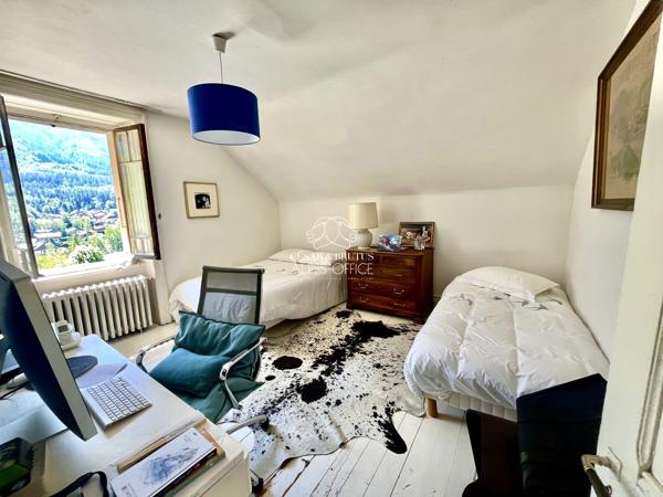 Chamonix, secteur Les Pècles, appartement 3 pièces, 2 chambres, 70M2 avec cave.
