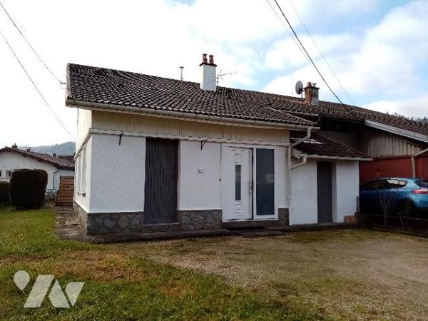 centre village, maison mitoyenne de 88 m² avec terrain de 455 M²
bon état général