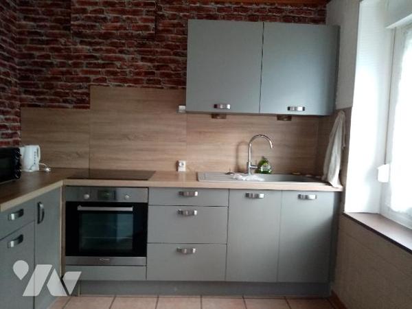 centre village, maison mitoyenne de 88 m² avec terrain de 455 M²
bon état général