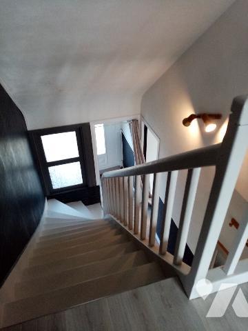 centre village, maison mitoyenne de 88 m² avec terrain de 455 M²
bon état général