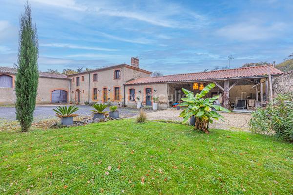 Vente Maison226 m² - 7 Pièces - VALLET (44330)