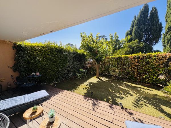 Bel appartement familial 3 chambres jardin avec box et parking