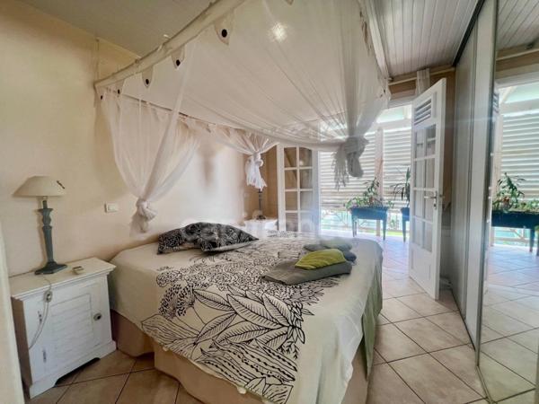 À vendre Ensemble immobilier 3 logements à Dizac LE DIAMANT (972)Vue magique sur le Rocher du Diamant