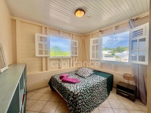 À vendre Ensemble immobilier 3 logements à Dizac LE DIAMANT (972)Vue magique sur le Rocher du Diamant