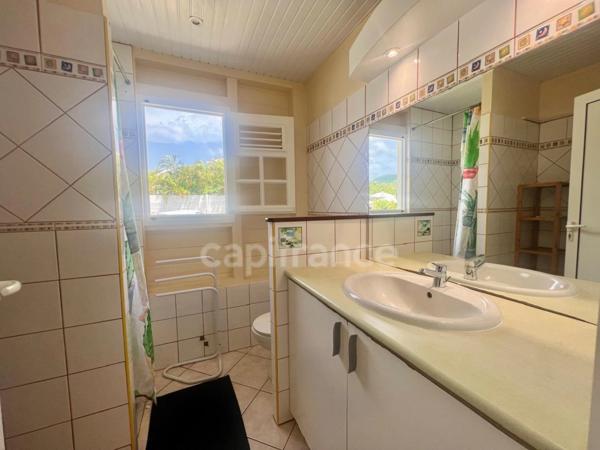 À vendre Ensemble immobilier 3 logements à Dizac LE DIAMANT (972)Vue magique sur le Rocher du Diamant